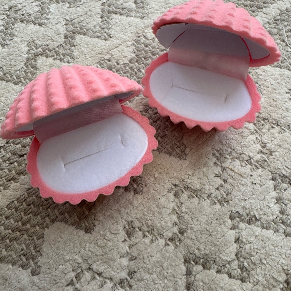 Pink Shell-Shaped Jewelry Boxes